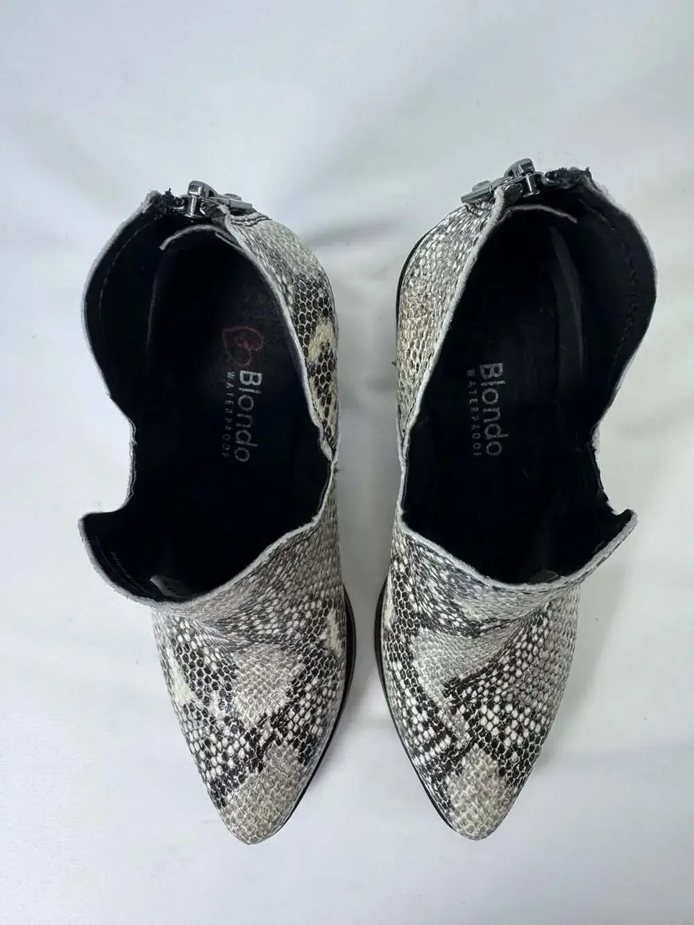 Blondo Eliza Western Waterproof Snakeskin Ankle Booties Size 6.5M Side Zip